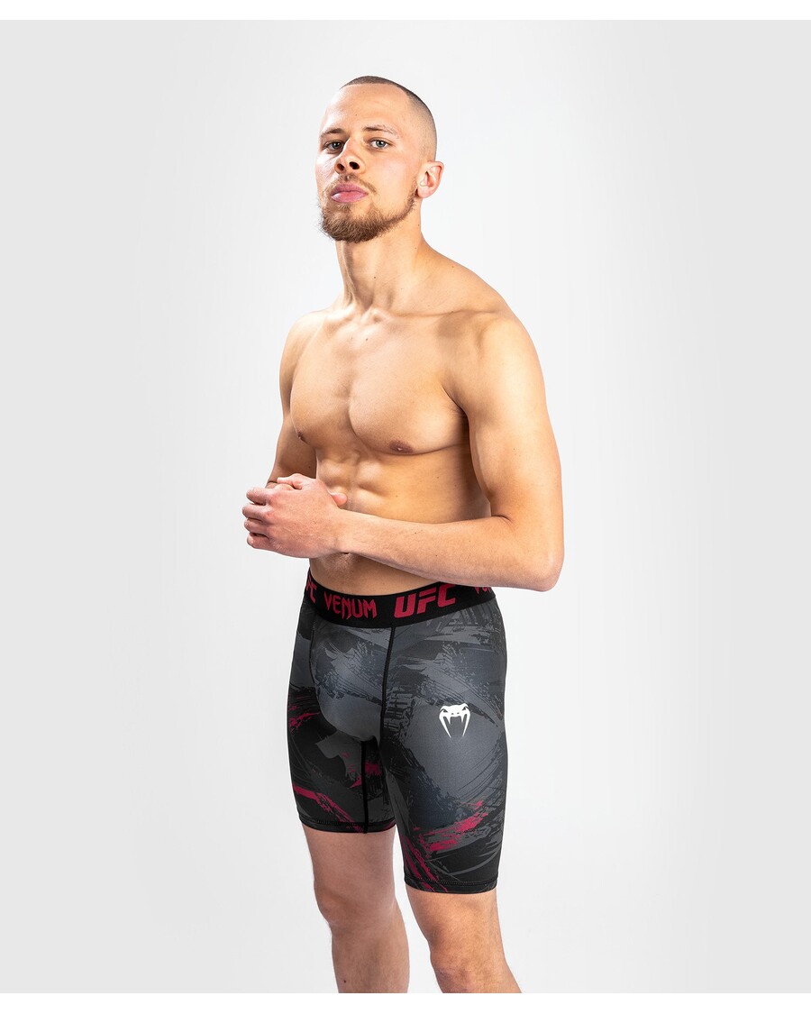 Pantalon Scurt Ufc Venum Authentic Fight Week 2.0 Vale Tudo Pentru Bărbați - Negru/roșu