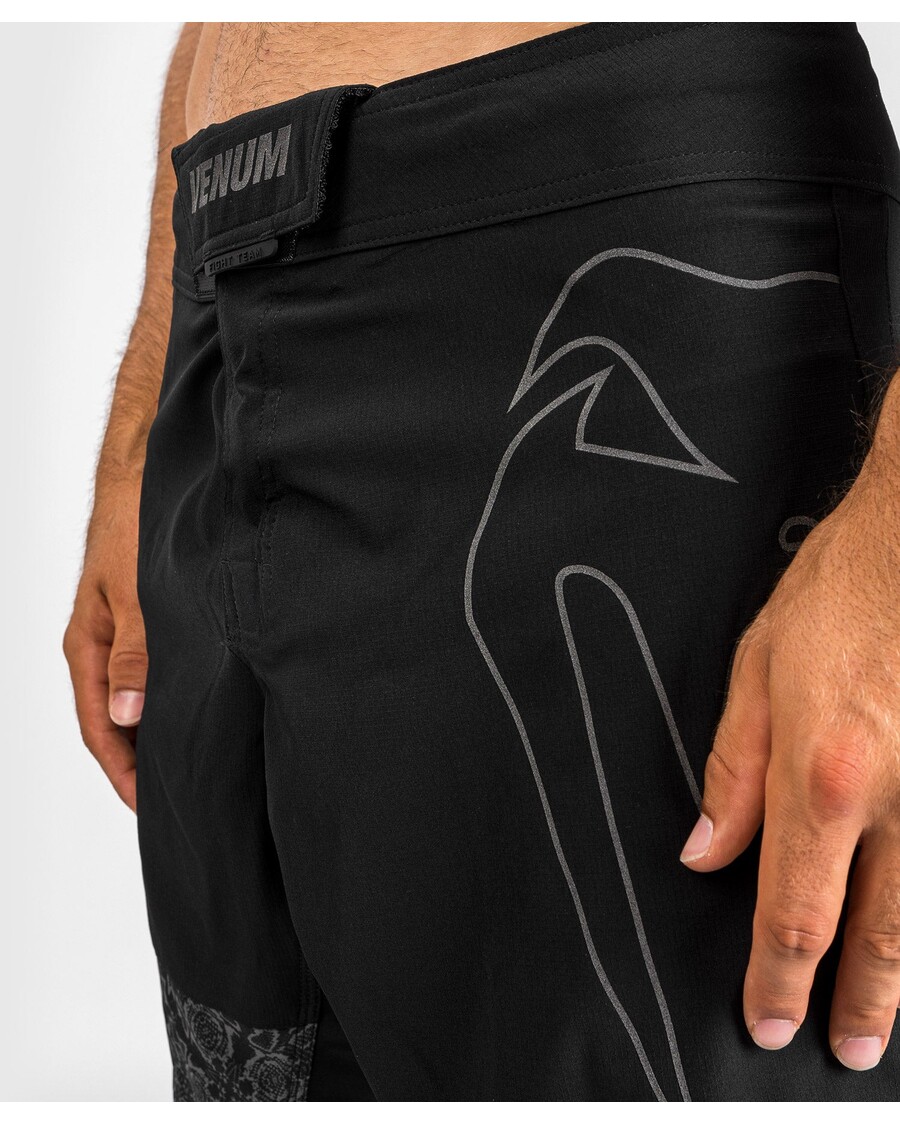 Fightshorts Heijastava Valo 4.0 Venum - Musta/musta