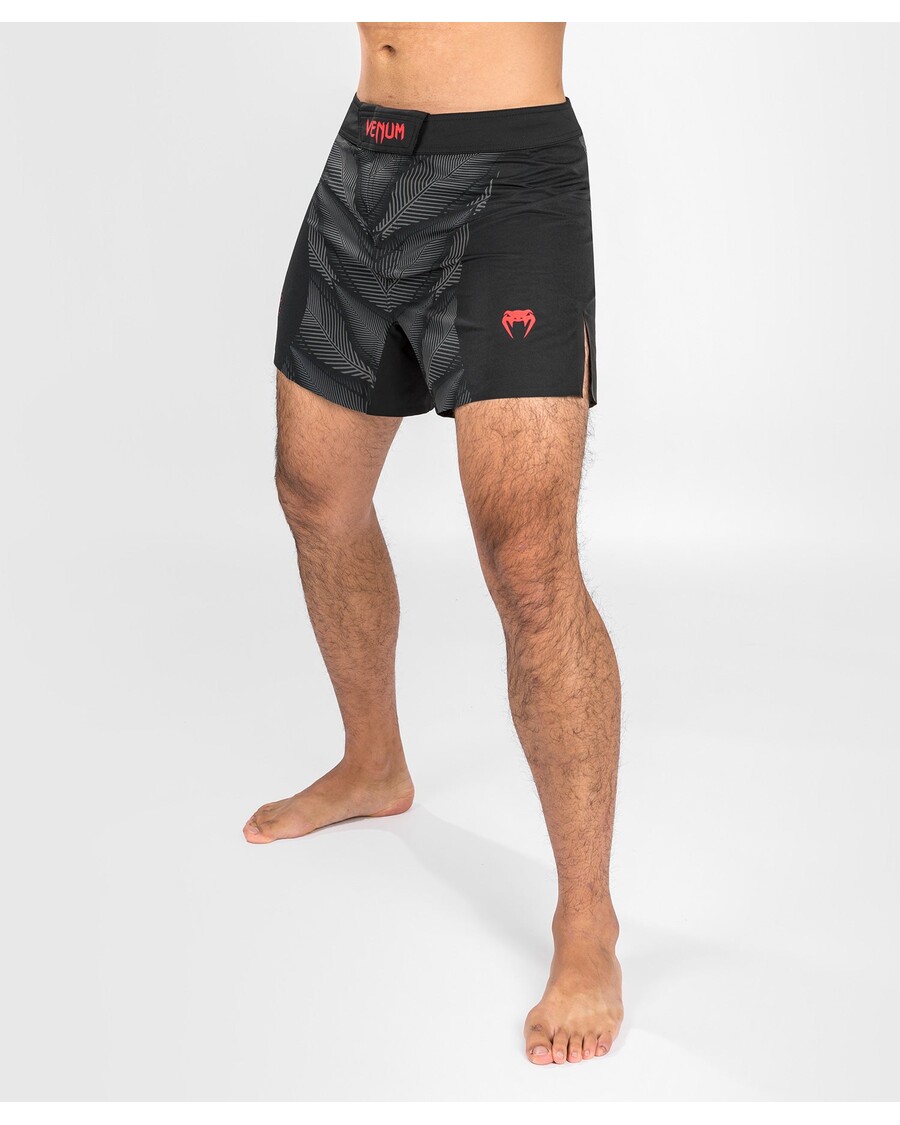 Venum Phantom Kampfshorts – Schwarz/rot