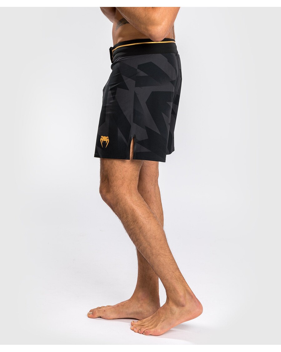 Celana Pendek Pertarungan Pisau Cukur Venum - Hitam/emas