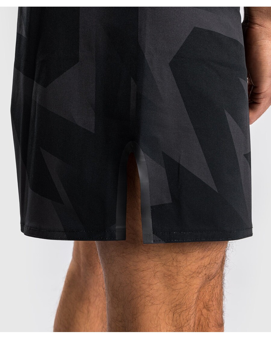 Celana Pendek Pertarungan Pisau Cukur Venum - Hitam/emas