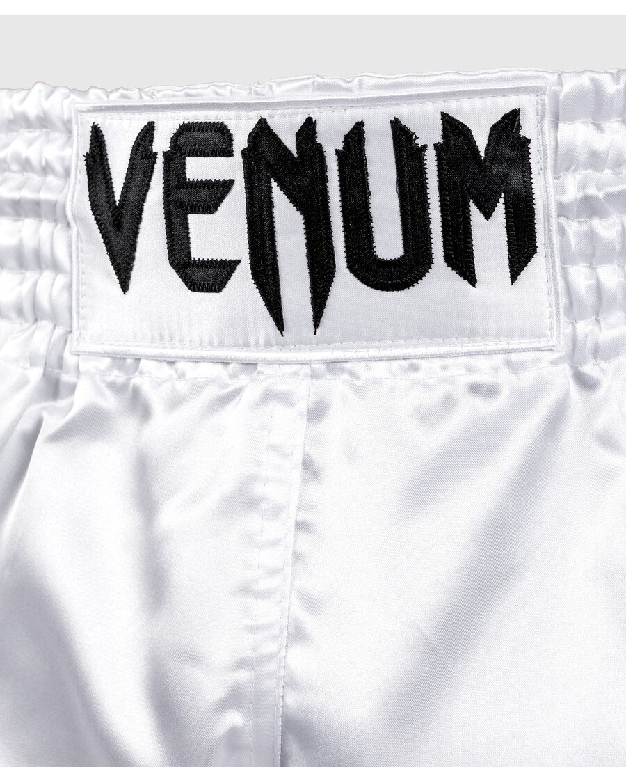 класически муай тай шорти Venum - бяло/черно