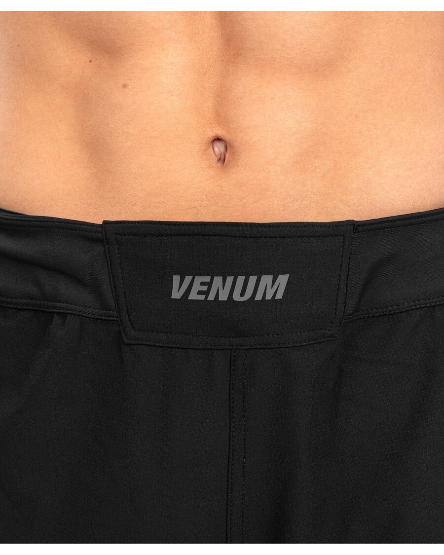 Venum G-fit エア ファイトショート - ブラック