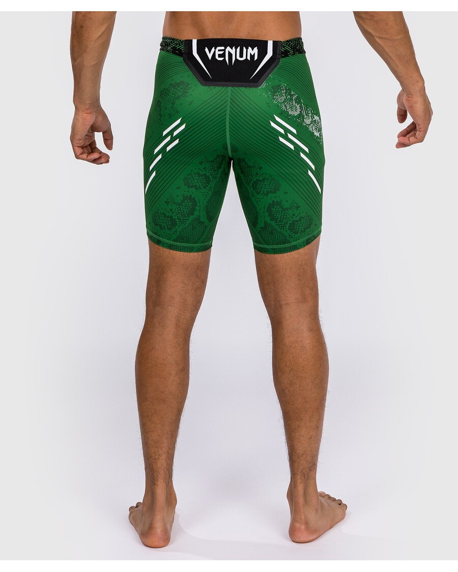 شورت UFC Adrenaline من Venum Authentic Fight Night للرجال Vale Tudo - أخضر
