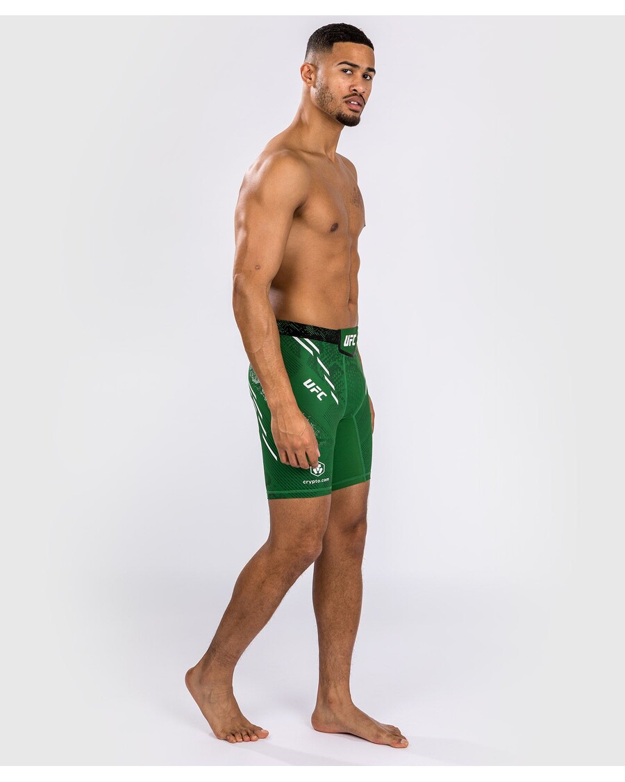 شورت UFC Adrenaline من Venum Authentic Fight Night للرجال Vale Tudo - أخضر