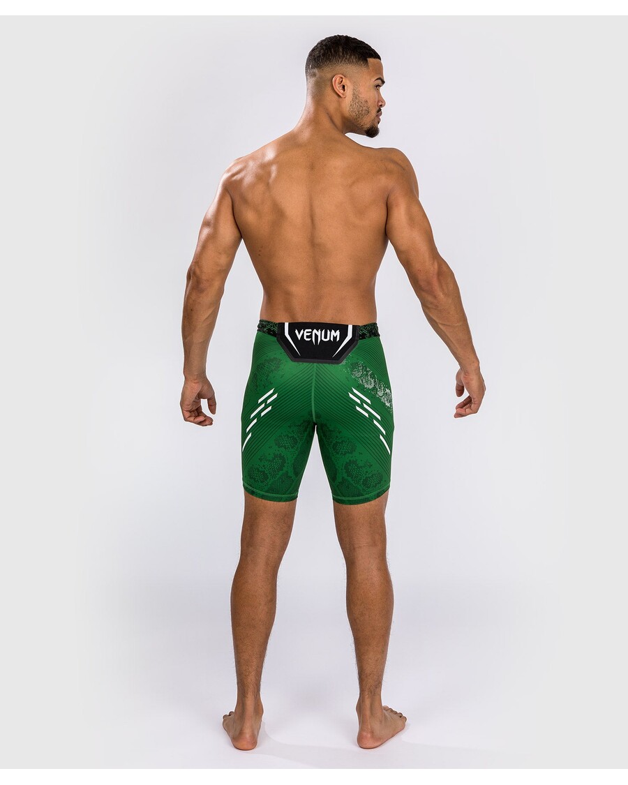 شورت UFC Adrenaline من Venum Authentic Fight Night للرجال Vale Tudo - أخضر
