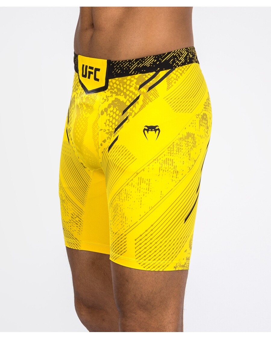 UFC アドレナリン バイ ヴェナム オーセンティック ファイト ナイト メンズ ヴァーレ トゥード ショート - イエロー