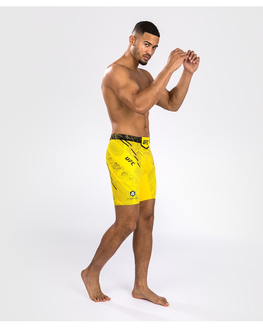 UFC アドレナリン バイ ヴェナム オーセンティック ファイト ナイト メンズ ヴァーレ トゥード ショート - イエロー