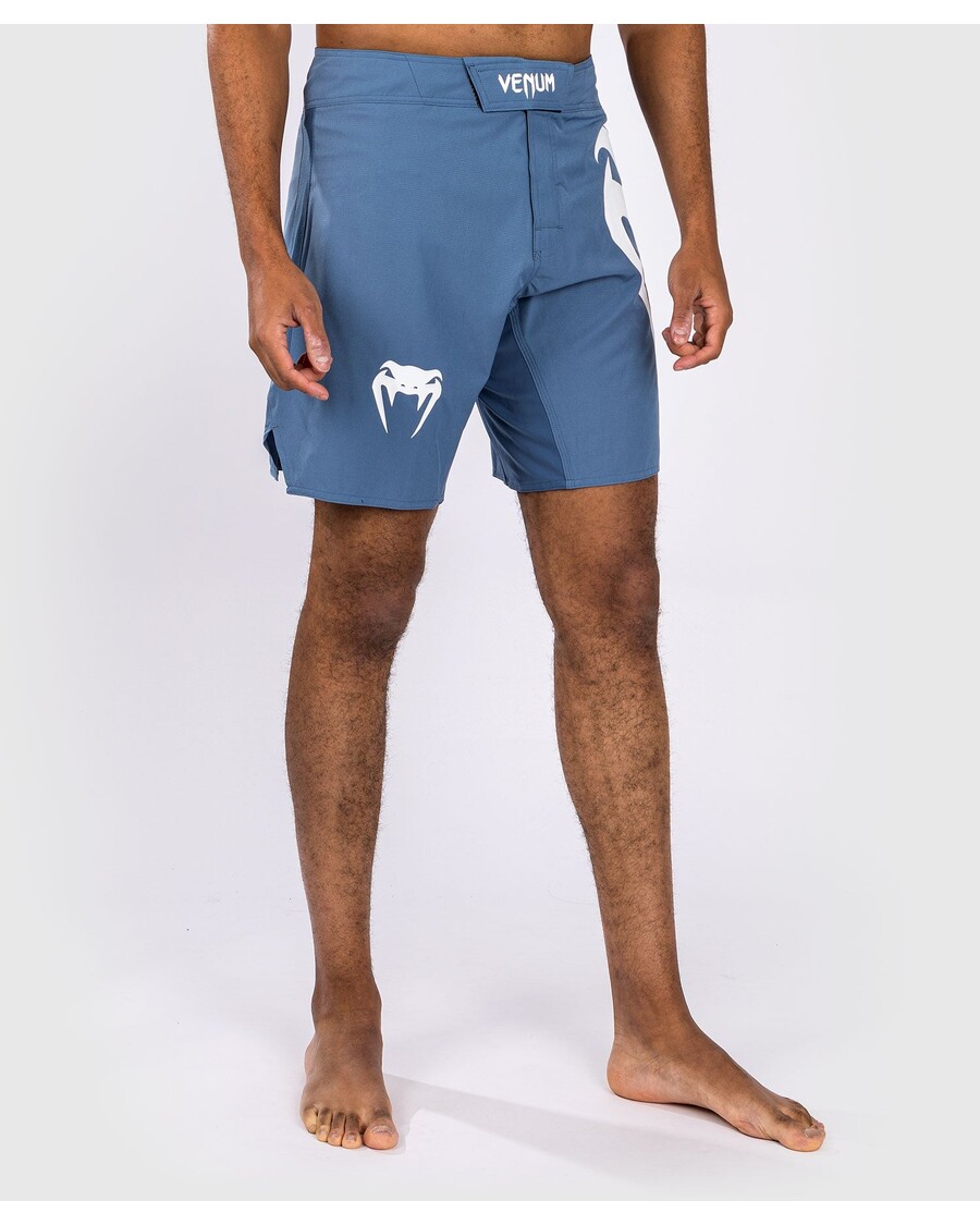 Venum Light 5.0 Fightshort – Blau/weiß