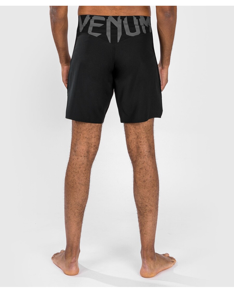 Venum Light 5.0 Fightshort - Sort/hvid