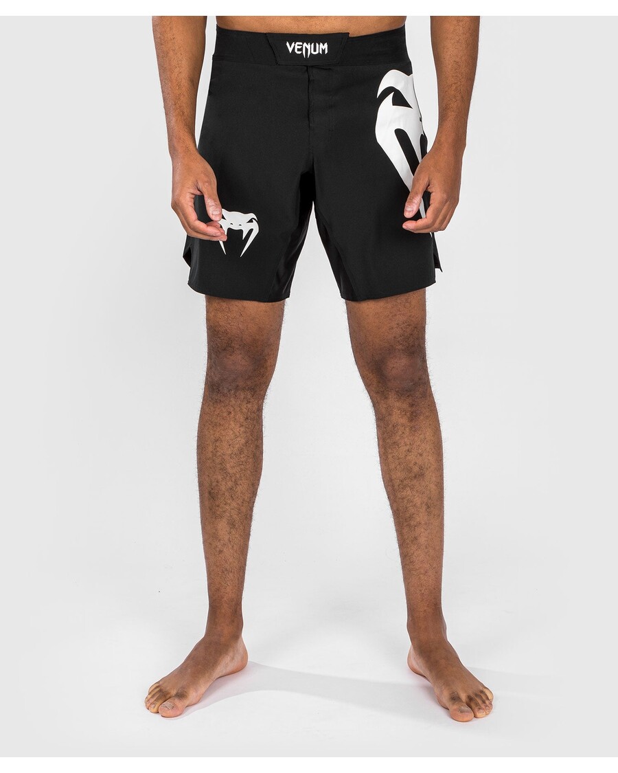 Venum Light 5.0 Fightshort - Sort/hvid
