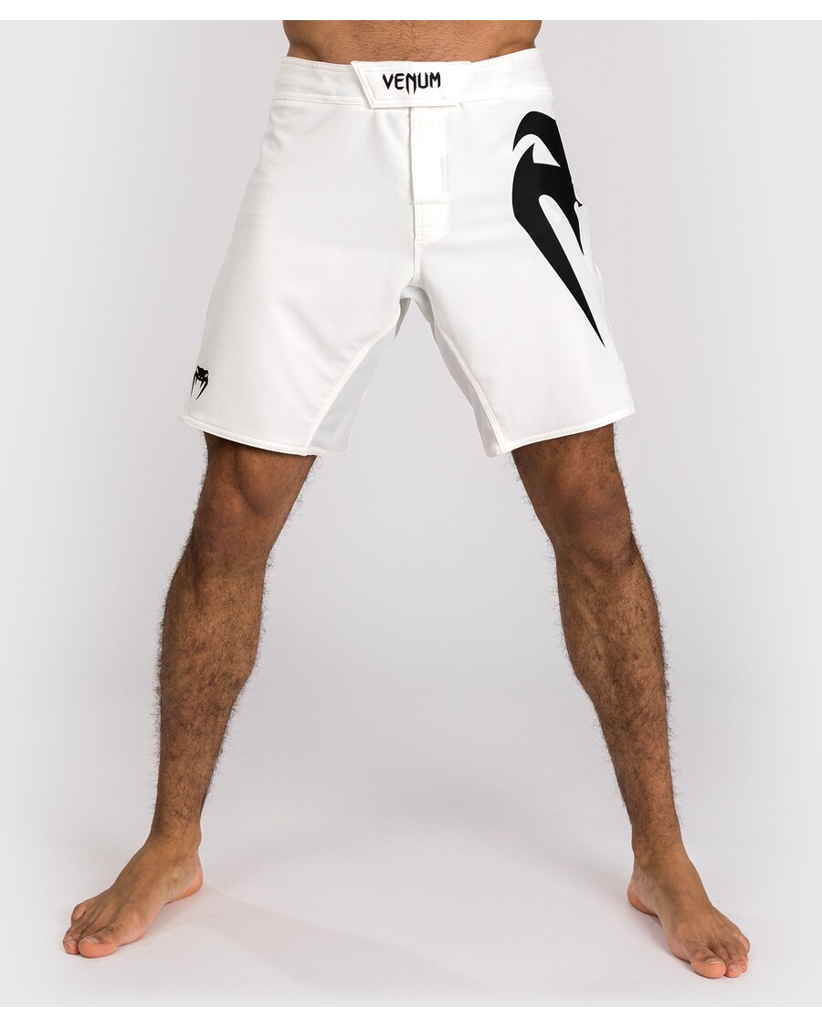Venum Light 5.0 Kampfshorts – Weiß/Schwarz
