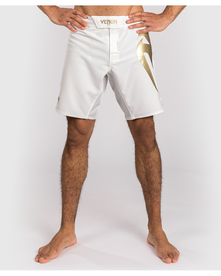 Venum Light 5.0 Kampfshorts – Weiß/Gold
