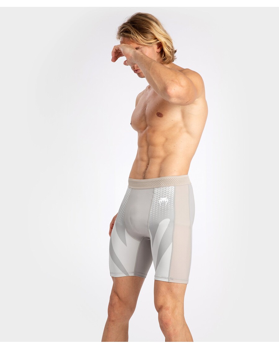 ヴェナム アタック メンズ ヴァーレ トゥード ショート - サンド