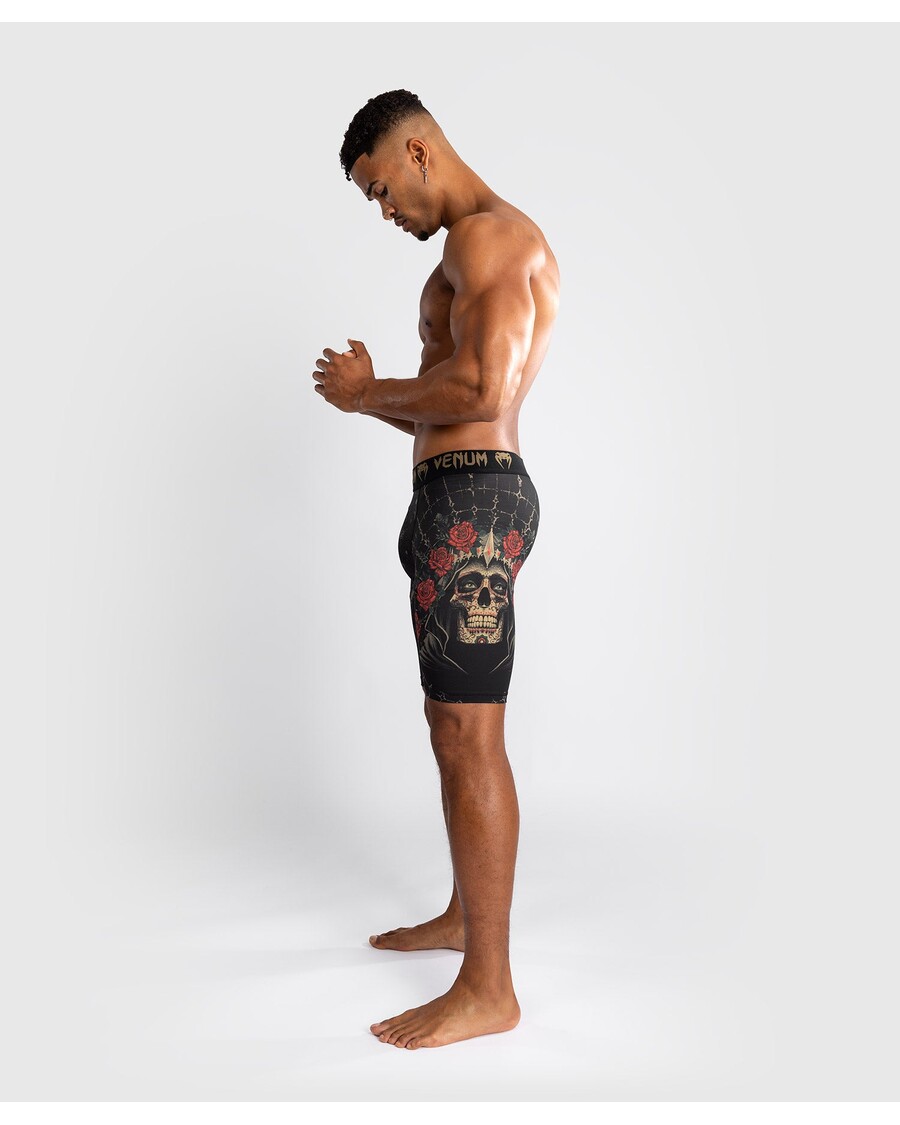 Venum Santa Muerte 5.0 メンズ ヴァーレ トゥード ショーツ - ディープ ブラック/ゴールド