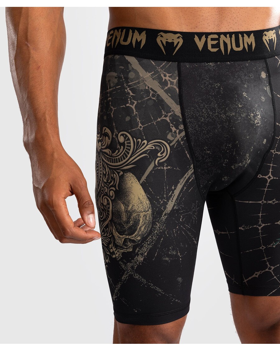 Venum Santa Muerte 5.0 メンズ ヴァーレ トゥード ショーツ - ディープ ブラック/ゴールド