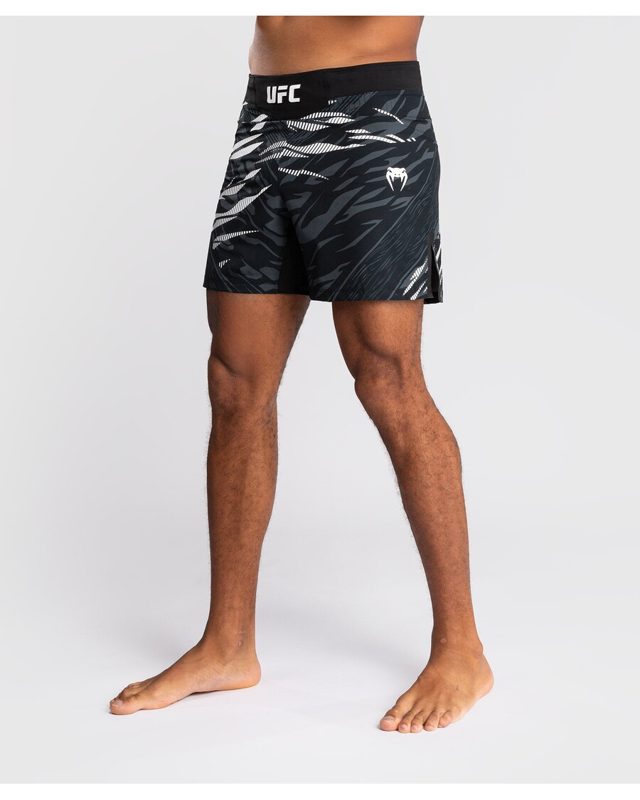 Ufc Fusion By Venum Gepersonaliseerde Authentieke Fight Night Heren Fight Short - Korte Pasvorm - Zwart