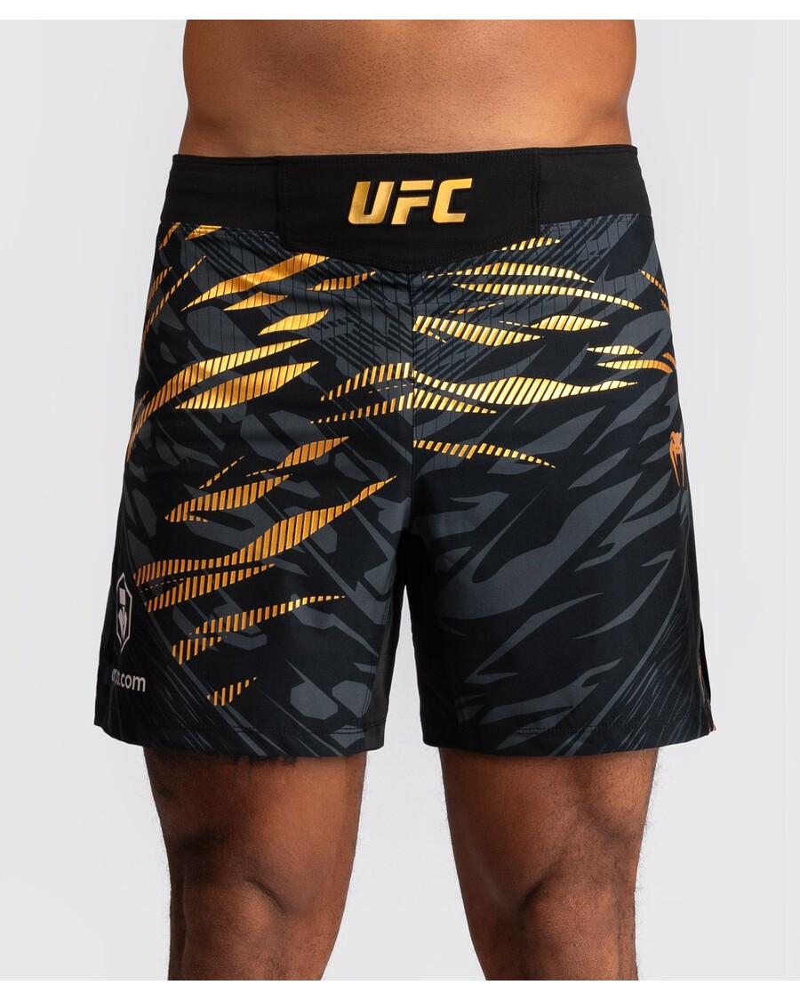 Ufc Fusion Oleh Venum Pertarungan Malam Pertarungan Pria Otentik Yang Dipersonalisasi - Pendek - Juara