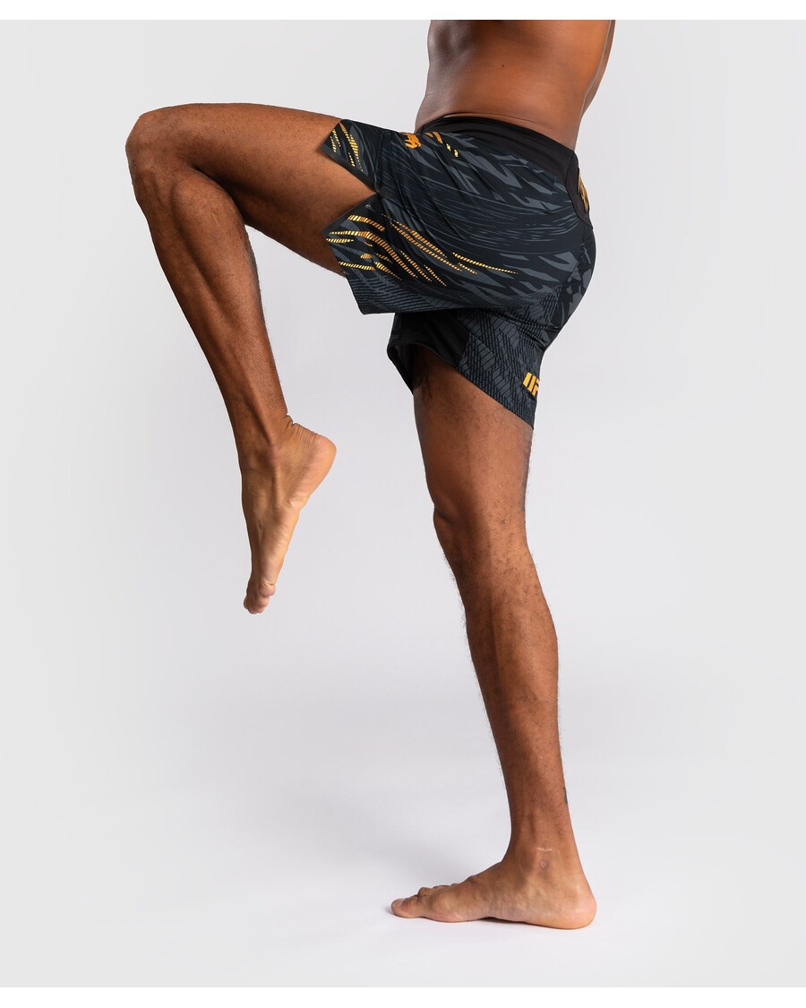 Ufc Fusion Oleh Venum Pertarungan Malam Pertarungan Pria Otentik Yang Dipersonalisasi - Pendek - Juara