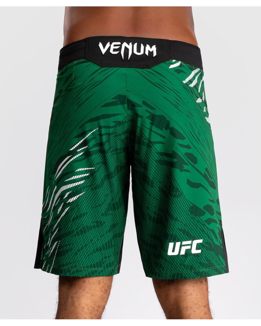 UFC Fusion من فينوم، قتال قصير للرجال - طويل - أخضر