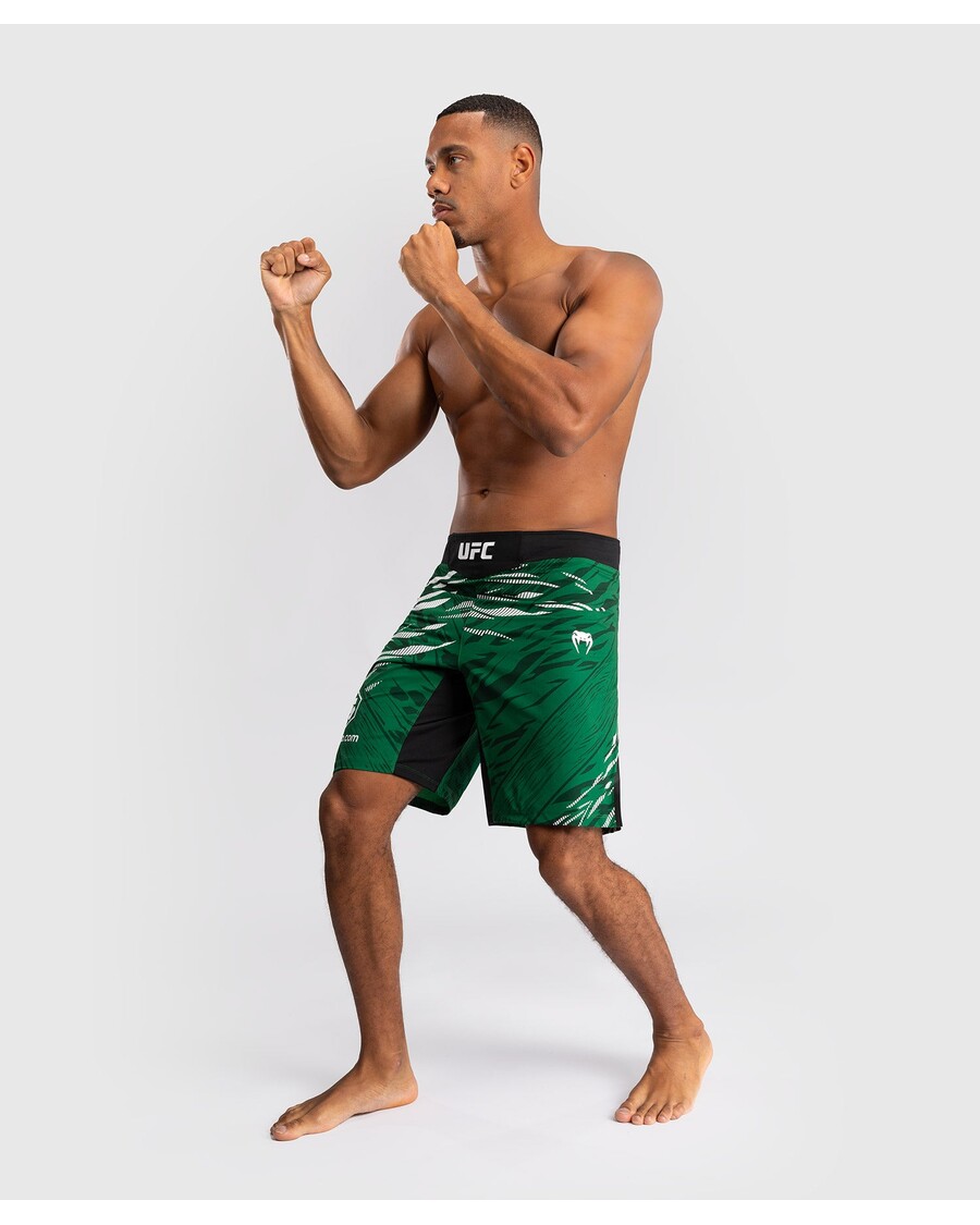 UFC Fusion من فينوم، قتال قصير للرجال - طويل - أخضر