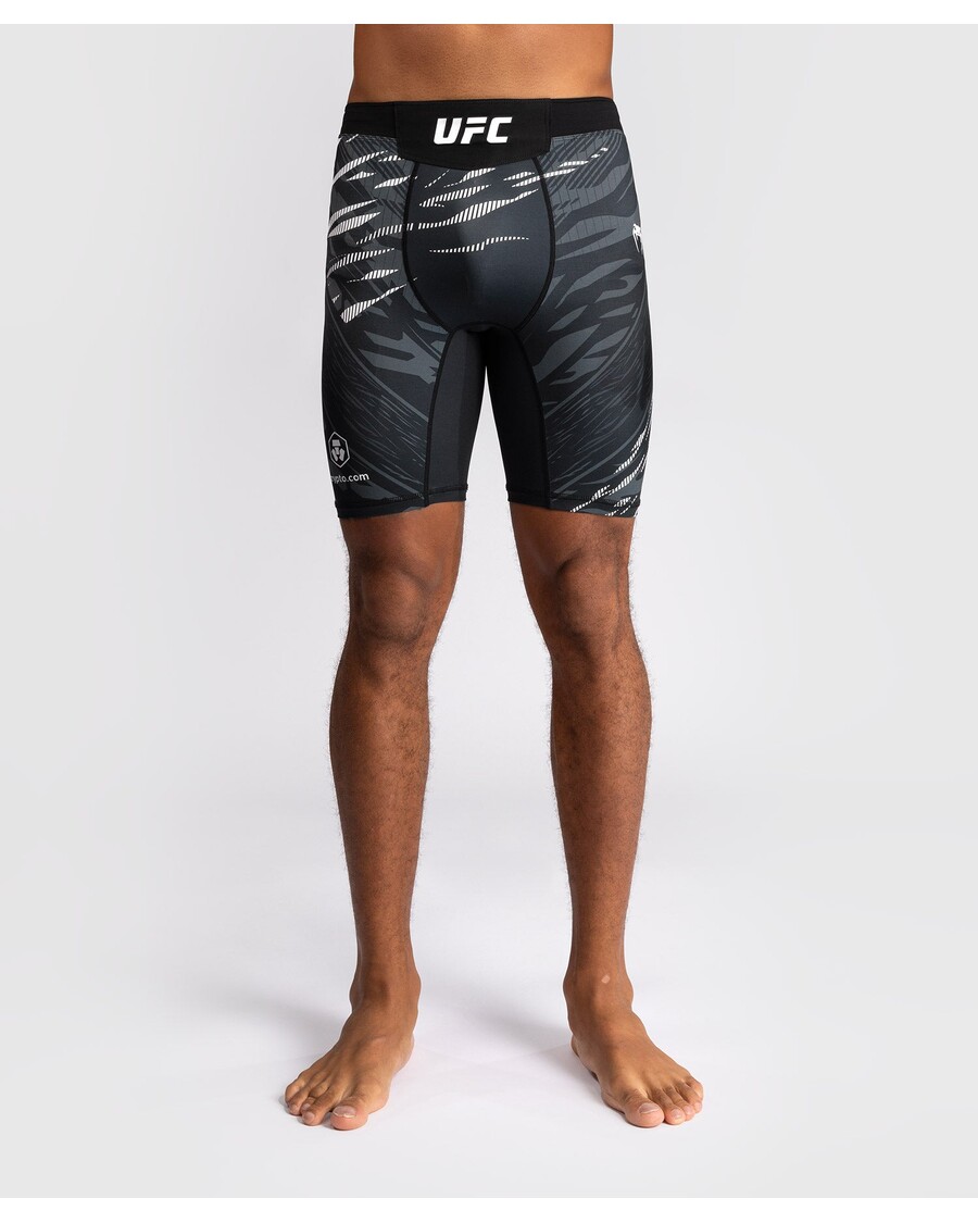 UFC Fusion Von Venum Authentic Fight Night Herren Vale Tudo Short – Schwarz