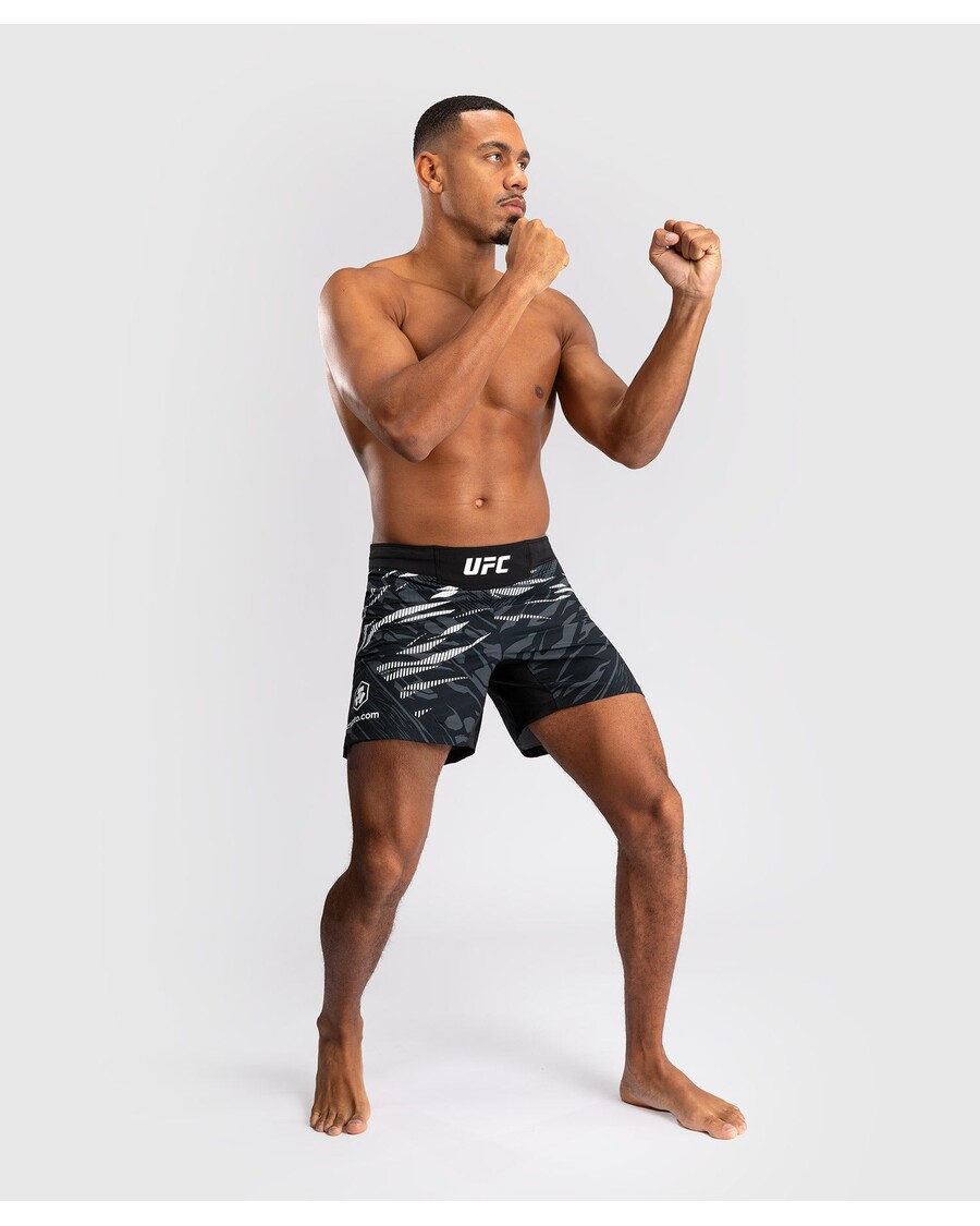 Ufc Fusion By Venum Autentisk Fight Night Herrekamp Kort - Kort Pasform - Sort