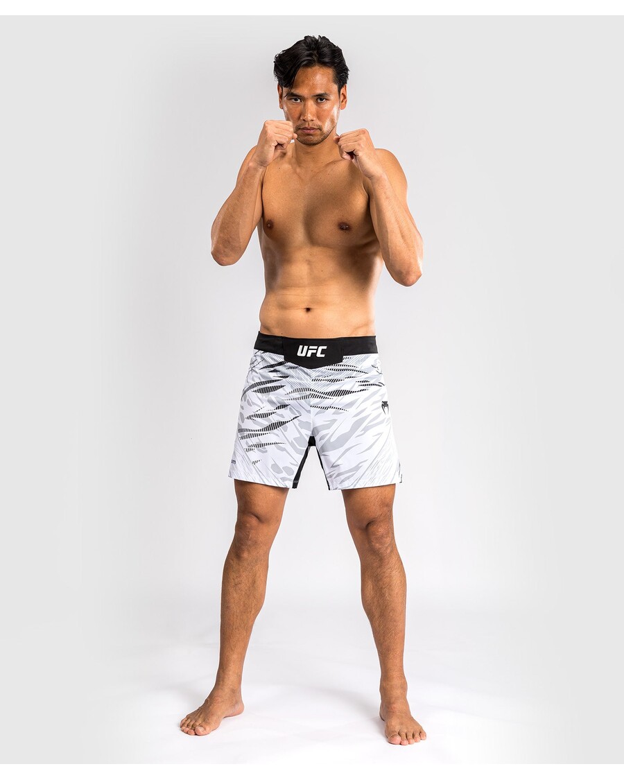 Ufc Fusion Oleh Venum Pertarungan Otentik Malam Pertarungan Pria Pendek - Pendek - Putih