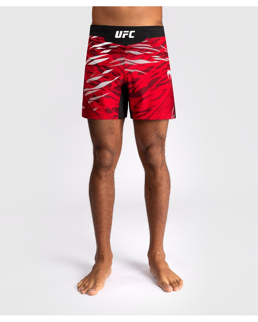 UFC Fusion Von Venum Authentic Fight Night Herren-Kampfshorts – Kurze Passform – Rot