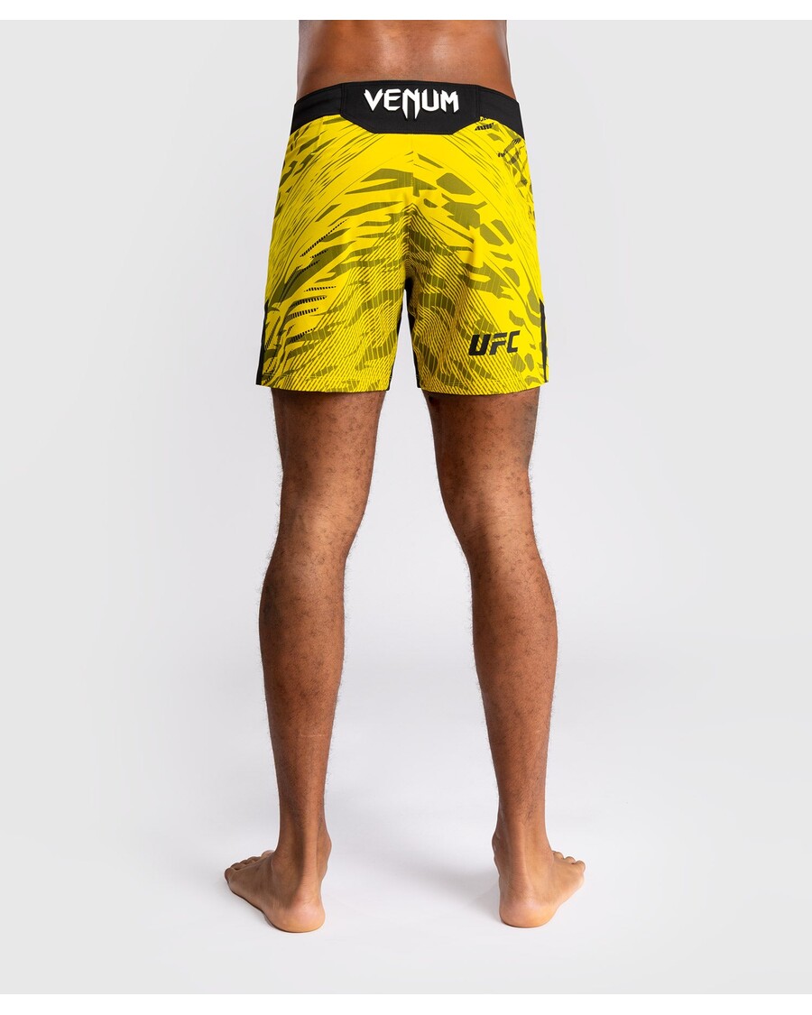 Ufc Fusion By Venum Authentic Fight Night Heren Fight Short - Korte Pasvorm - Geel
