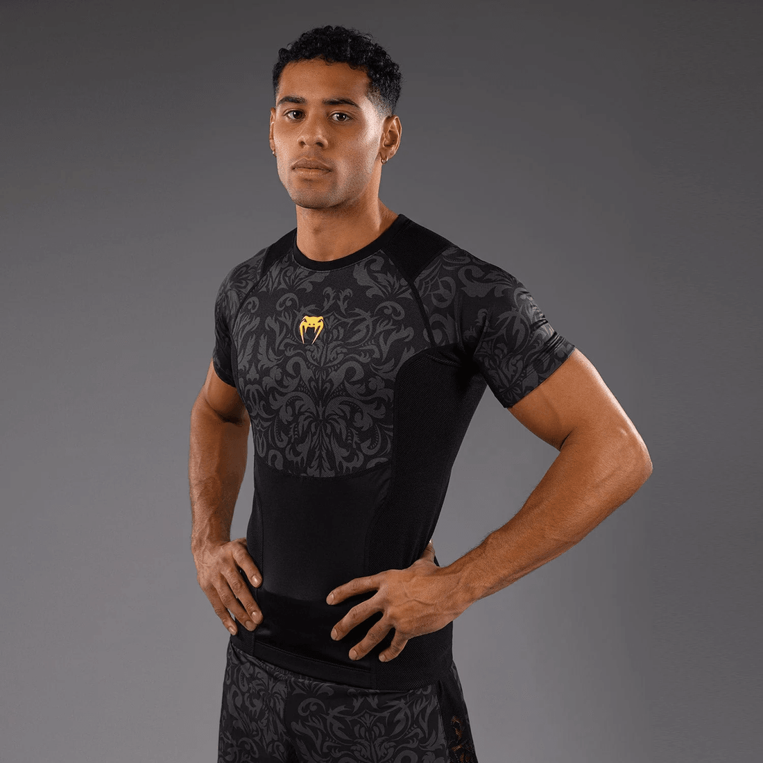 Venum x Topuria Unmatched Edition Short Sleeve Rashguard - Black/Gold