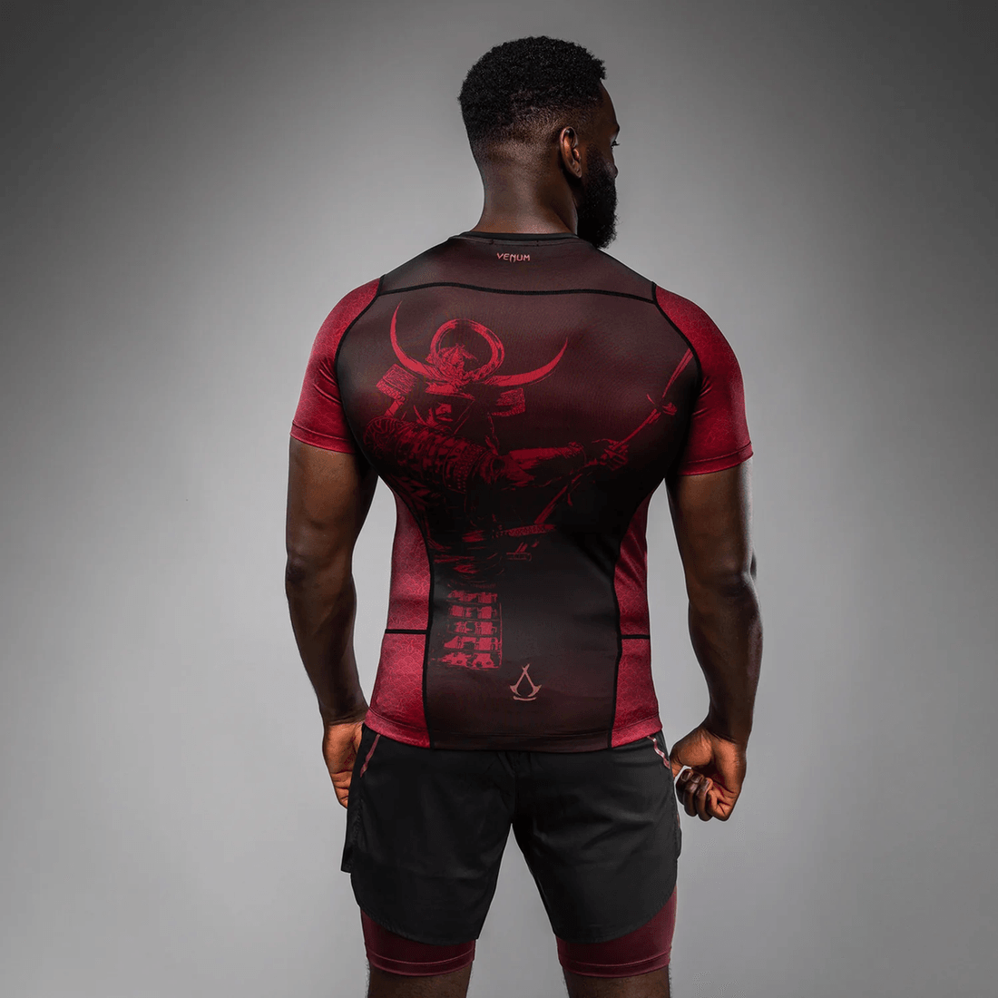 Venum x Assassin’s Creed Shadows Men’s Short Sleeve Rashguard - Burgundy/Black