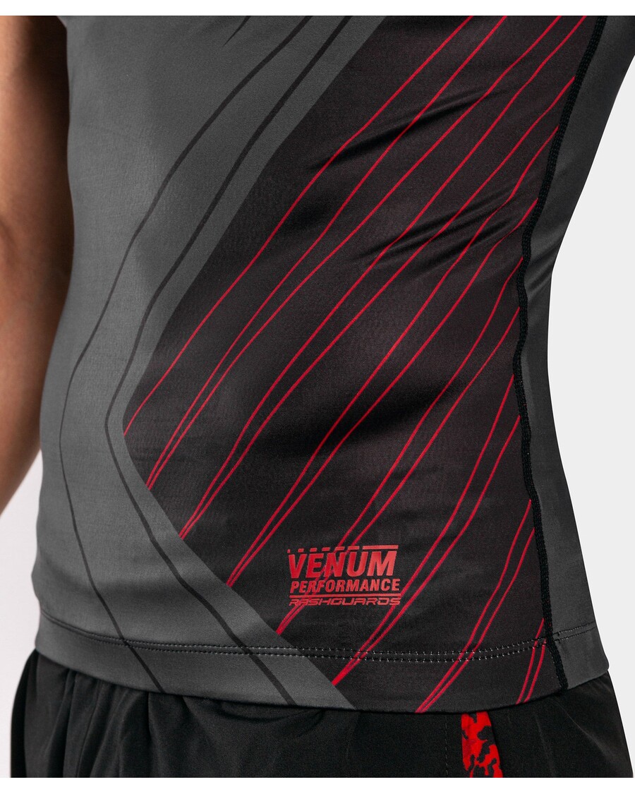 Venum Contender 5.0 Rashguard - Lühikesed Varrukad - Must/punane