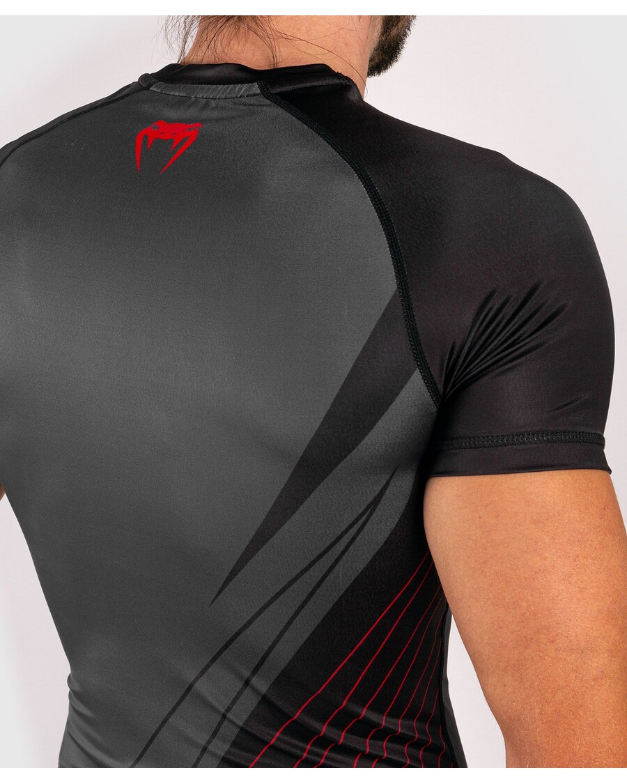 Venum Contender 5.0 Rashguard - Lühikesed Varrukad - Must/punane