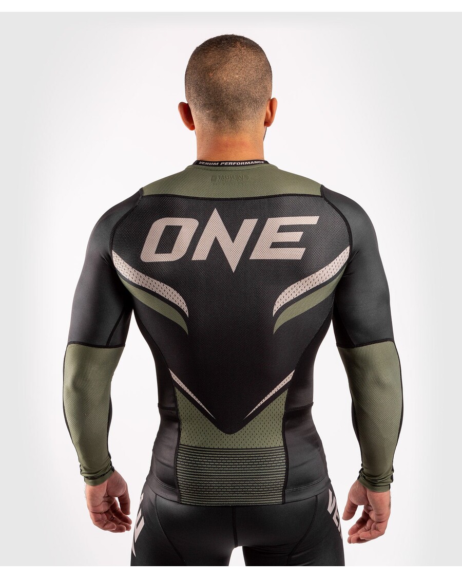Venum One Fc インパクト ラッシュガード - 長袖 - ブラック/カーキ