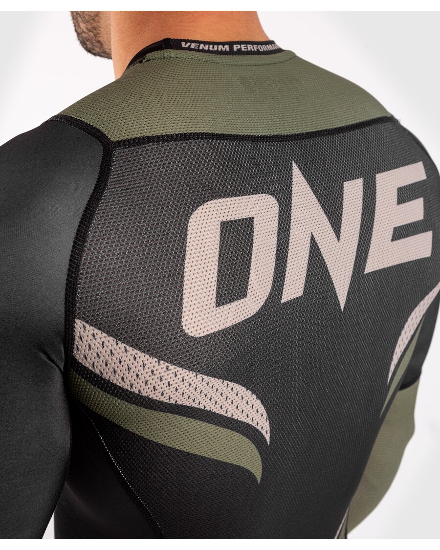 Venum One Fc インパクト ラッシュガード - 長袖 - ブラック/カーキ