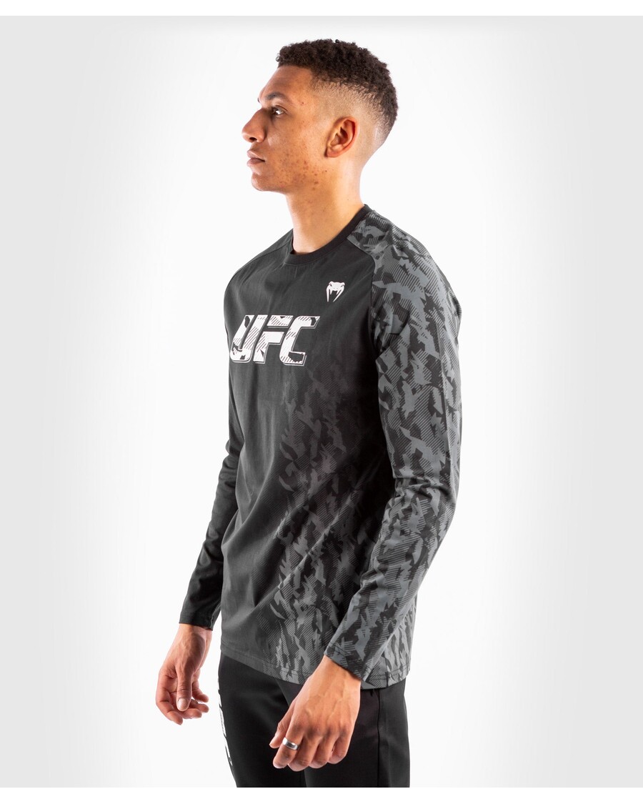 UFC Venum Authentic Fight Week Men's Long Sleeve T-shirt - Black