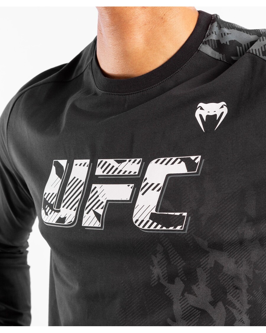 UFC Venum Authentic Fight Week Men's Long Sleeve T-shirt - Black
