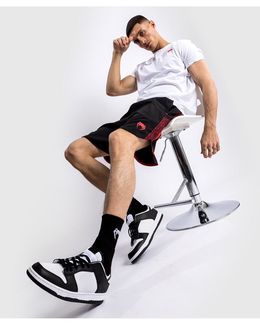 UFC ヴェナム パフォーマンス インスティテュート T シャツ - ホワイト