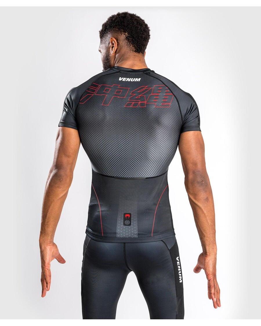Venum Okinawa 3.0 ラッシュガード半袖 - ブラック/レッド