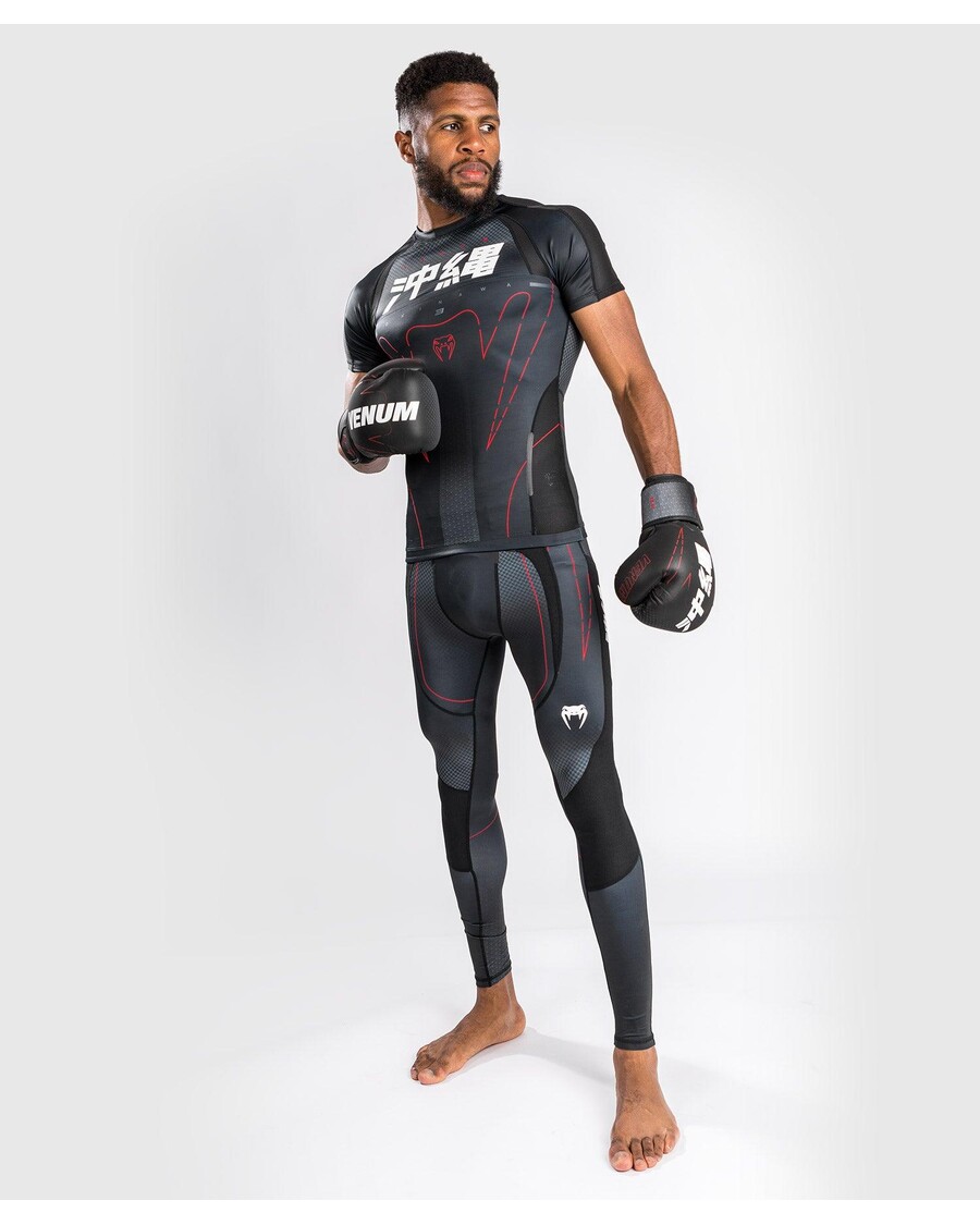 Venum Okinawa 3.0 ラッシュガード半袖 - ブラック/レッド