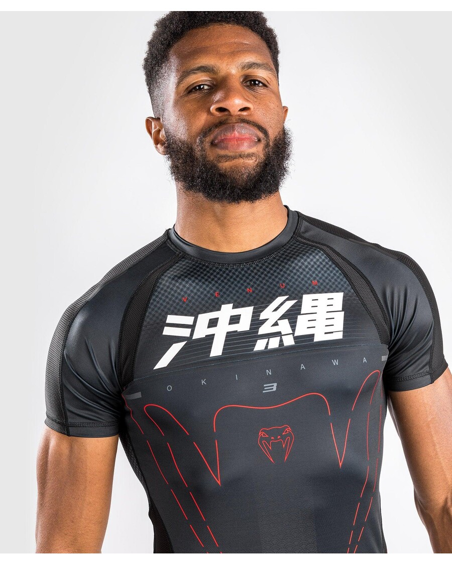 Venum Okinawa 3.0 ラッシュガード半袖 - ブラック/レッド