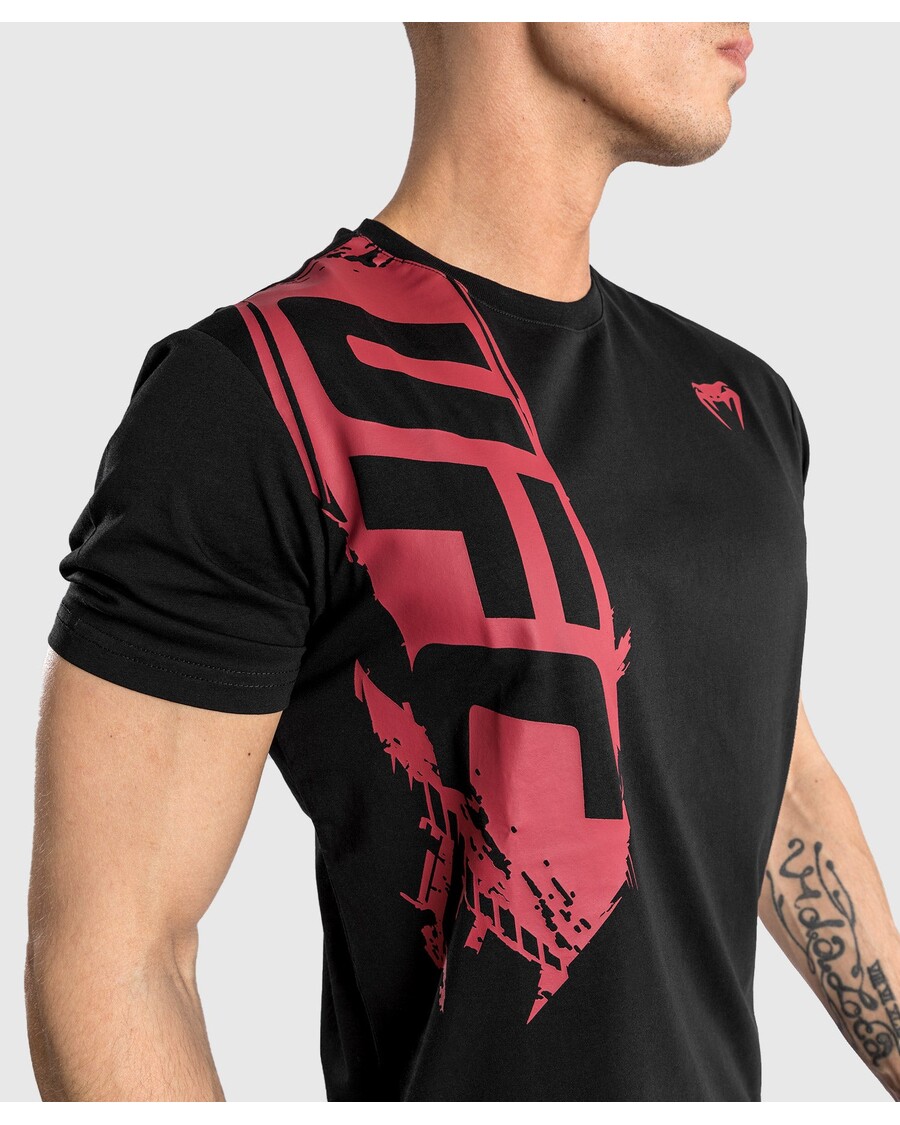 Ufc Venum Authentic Fight Week 2.0 חולצת טריקו לגברים עם שרוולים קצרים - שחור/אדום