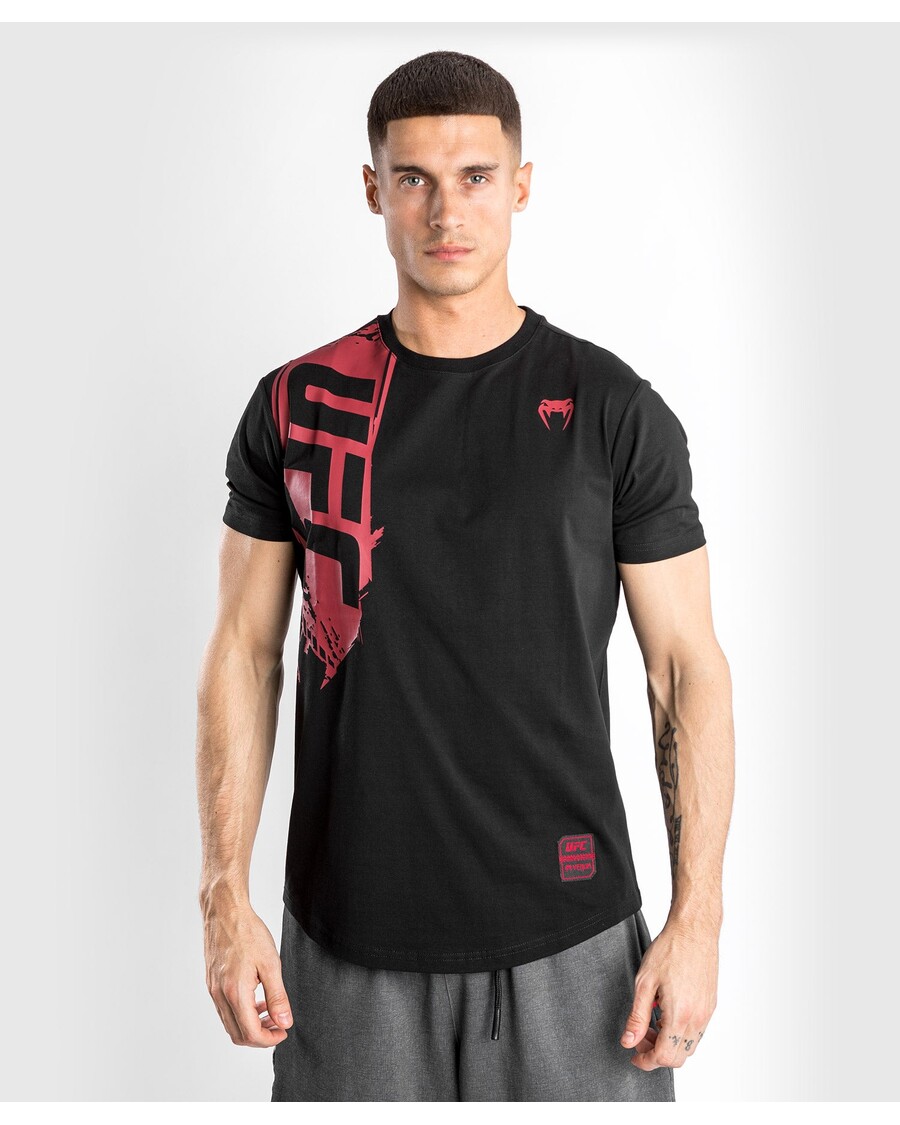 Ufc Venum Authentic Fight Week 2.0 חולצת טריקו לגברים עם שרוולים קצרים - שחור/אדום