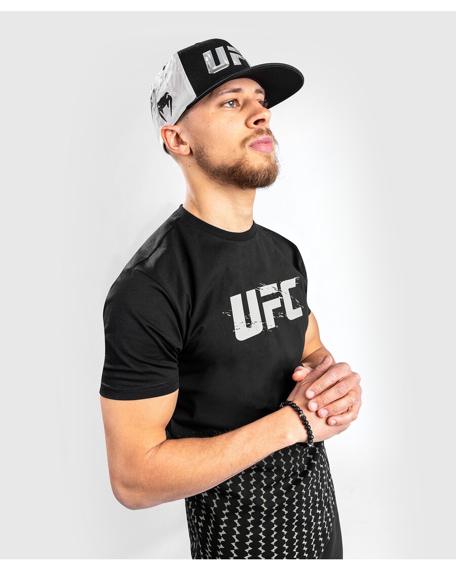 تي شيرت UFC Venum Authentic Fight Week 2.0 للرجال قصير الأكمام - أسود