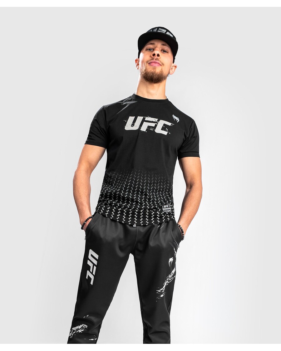 تي شيرت UFC Venum Authentic Fight Week 2.0 للرجال قصير الأكمام - أسود