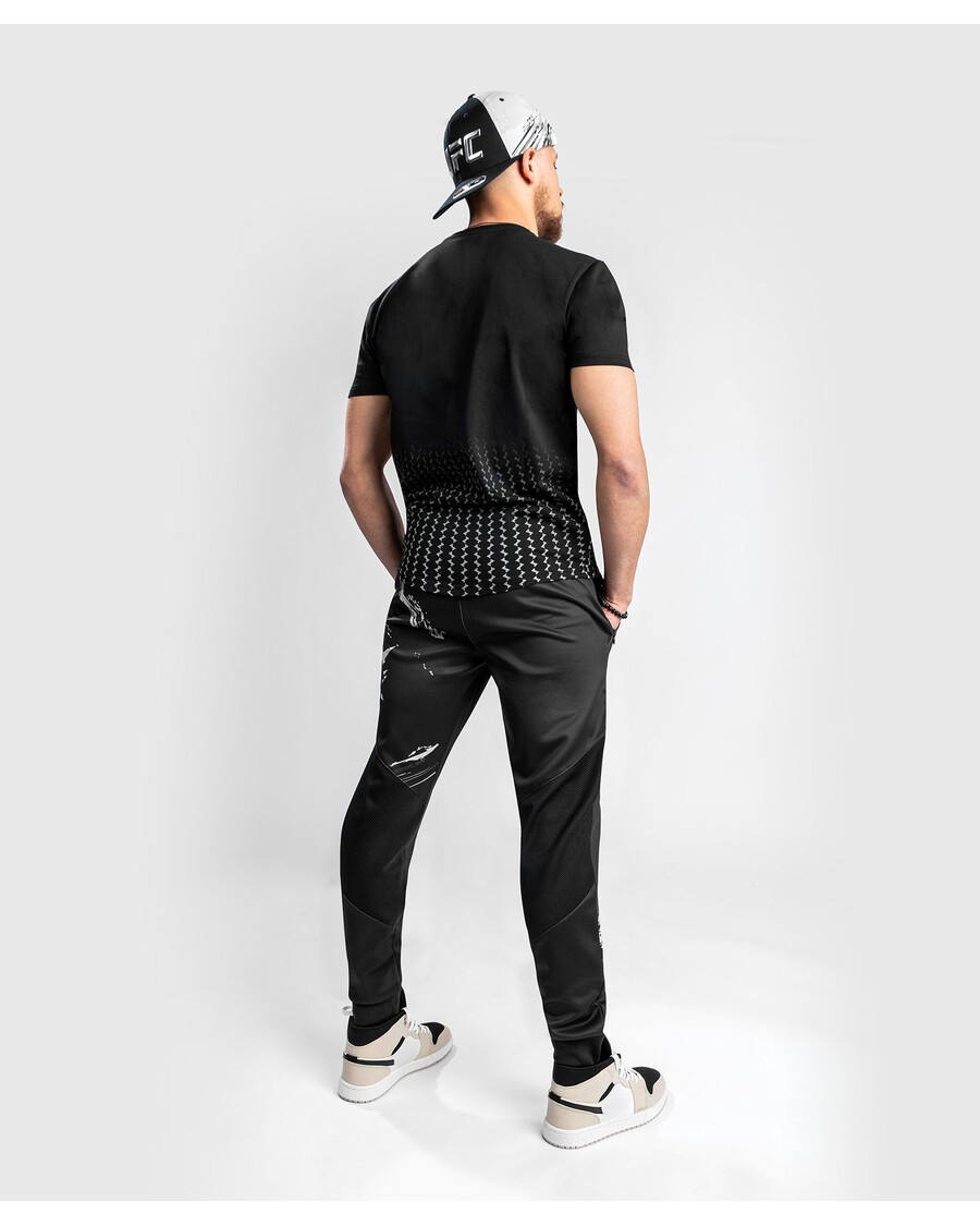 تي شيرت UFC Venum Authentic Fight Week 2.0 للرجال قصير الأكمام - أسود