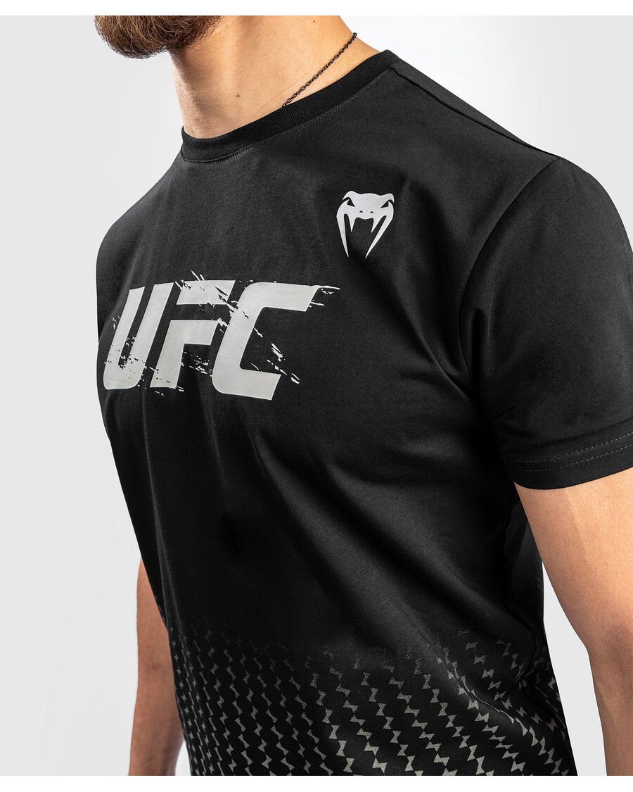 تي شيرت UFC Venum Authentic Fight Week 2.0 للرجال قصير الأكمام - أسود