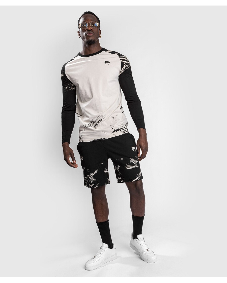 تي شيرت UFC Venum Authentic Fight Week 2.0 للرجال بأكمام طويلة - رملي/أسود