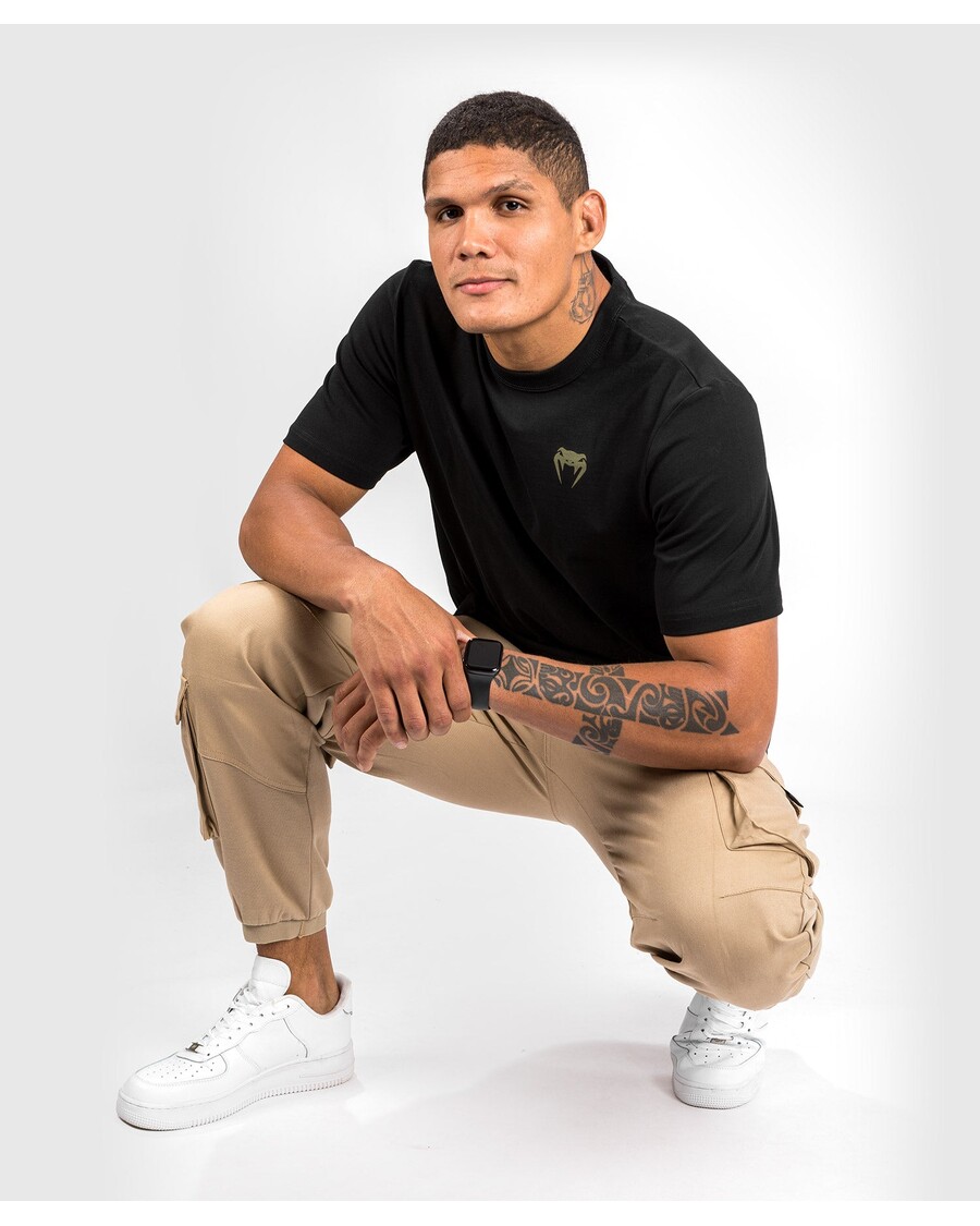 חולצת טי Venum Fangs - התאמה רגילה - שחורה